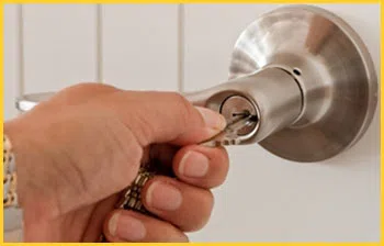 Exclusive Locksmith Service Phoenix, AZ 480-612-9225 - 16-emergency-unlock