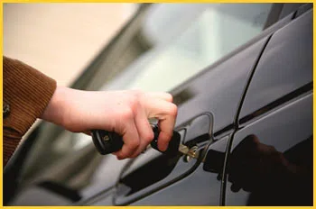 Exclusive Locksmith Service Phoenix, AZ 480-612-9225 - 18-car-unlock